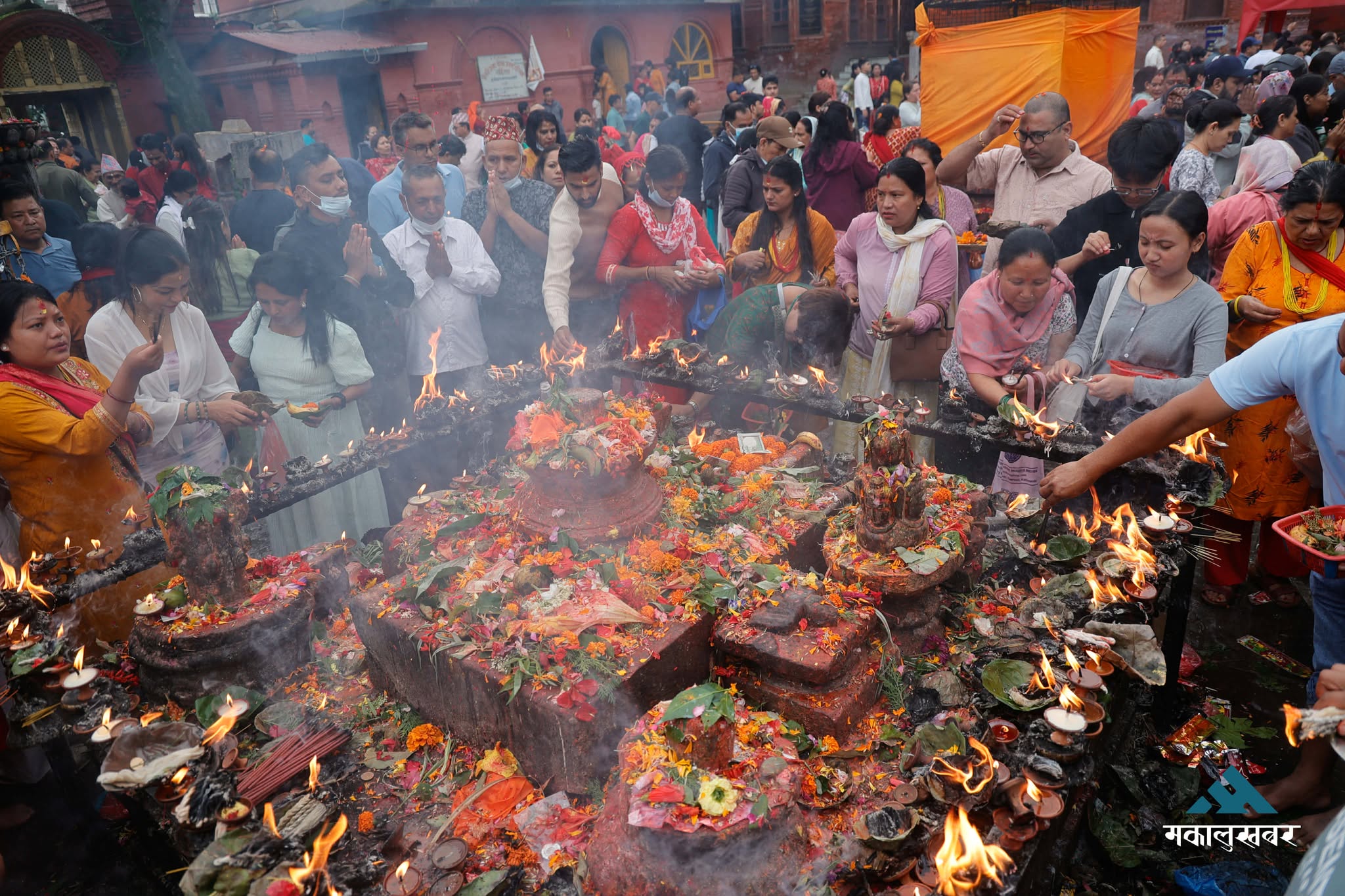 योगनिद्रामा भगवान् विष्णु, दर्शनका लागि बुढानीलकण्ठमा भक्तजन (तस्बिरहरू)