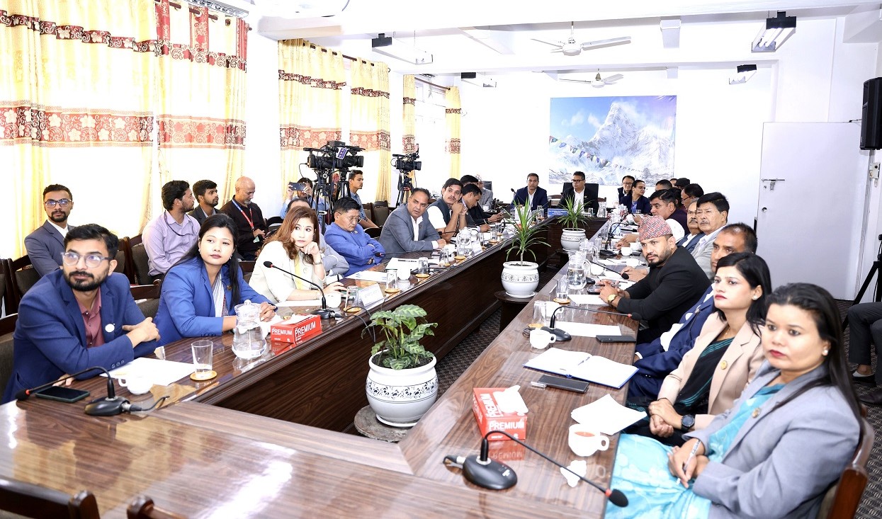 नेपाल बिमा प्राधिकरणसँग छलफल