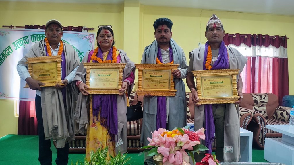चार कृषकलाई ‘भीमदत्त उत्कृष्ट कृषक पुरस्कार’