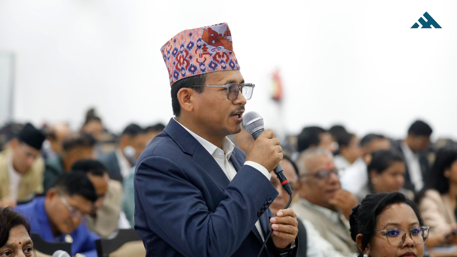 राज्य संरक्षित व्यक्तिहरुले मिडिया र राजनीतिक नेतृत्वमाथि त्रास फैलाउने काम गरे: सांसद मल्ल